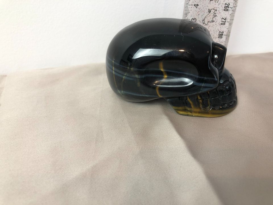 Blue Tigers Eye carved skill 285g 4cm tall - Image 4